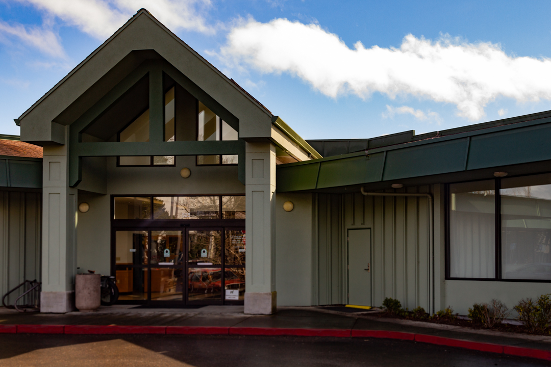 Front entrance of the Coos Bay Public Library