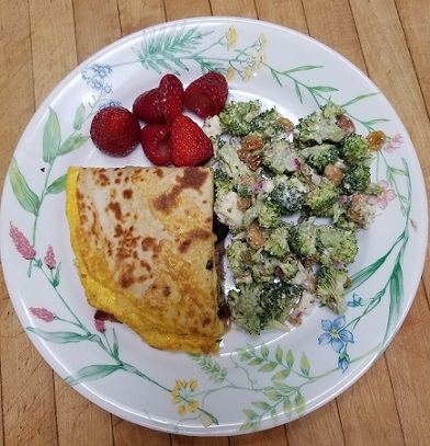 Pic of Lindas dish on decorative plate