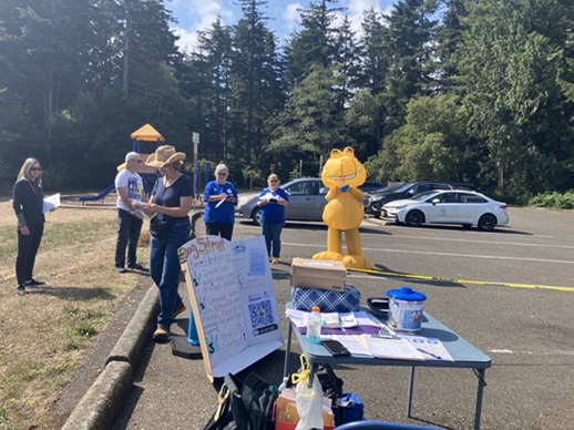 Sole Mates and Garfiled at Dog Days of Summer event