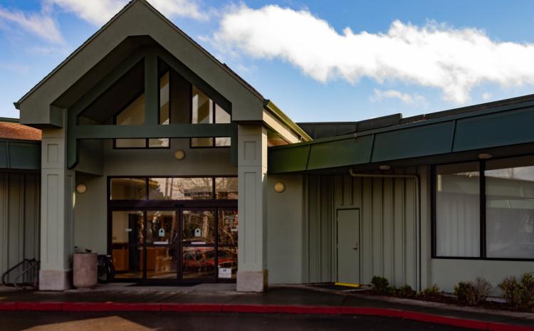 Front entrance of the Coos Bay Public Library